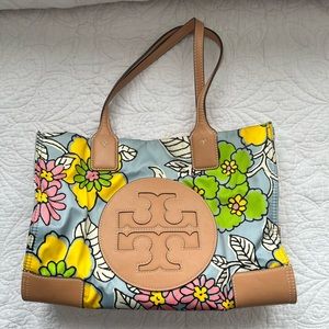 For sale I Cute multicolored Tory Burch canvas shoulder bag